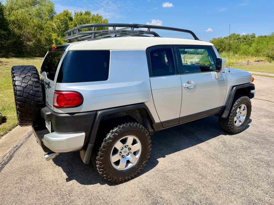 2007 Toyota FJ Cruiser · Sport Utility 2D in Leander, TX (photo 3) — photo 3