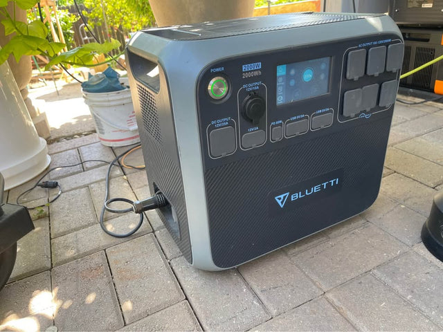 BLUETTI AC200P Portable Power Station — photo 2