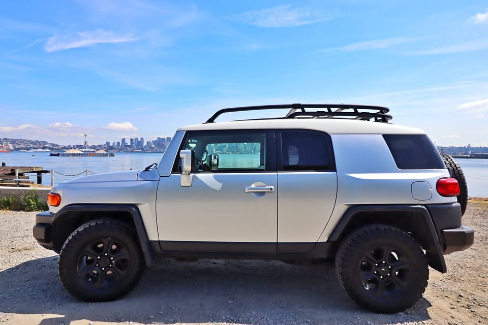 2008 Toyota FJ Cruiser in Seattle, WA (photo 1)