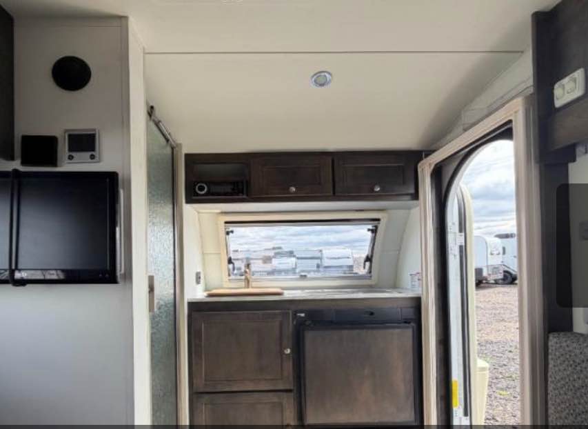 Used 2020 nuCamp TAB 320 S
Teardrop Trailer Stock # U-0301 Henderson, CO in Denver, CO (photo 6)
