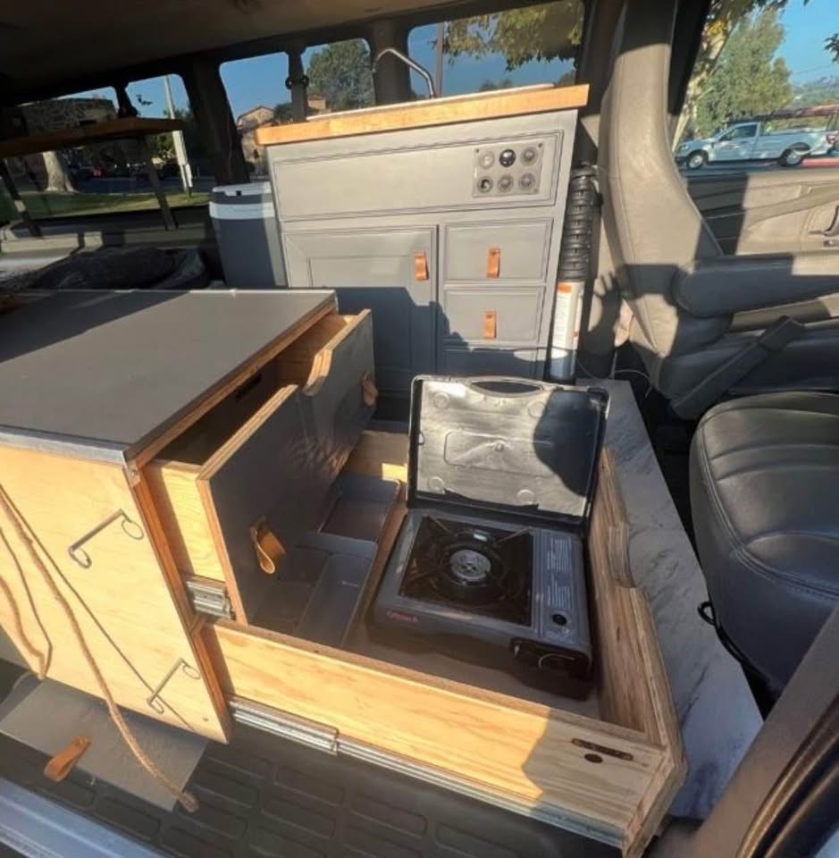 Studio in Encinitas (on wheels!), 4x4 camper van in Encinitas, CA (photo 2) — photo 2