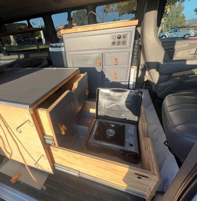 Studio in Encinitas (on wheels!), 4x4 camper van — photo 2