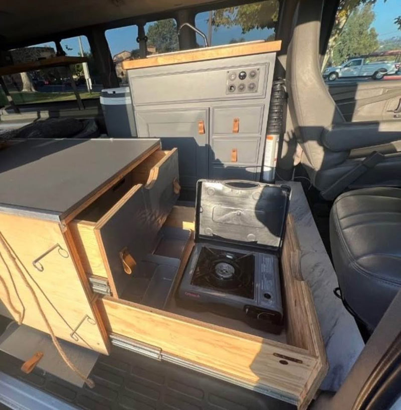 Studio in Encinitas (on wheels!), 4x4 camper van in Encinitas, CA (photo 2) — photo 2