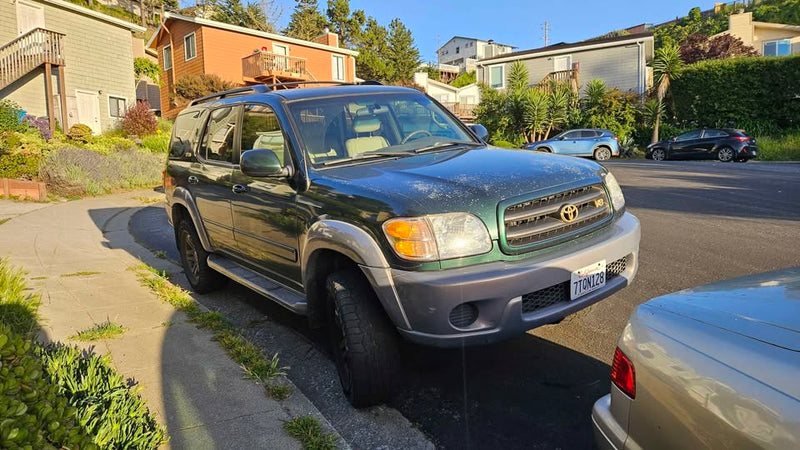 2001 Toyota Sequoia · SR5 Sport Utility 4D in Pacifica, CA (photo 5) — photo 5