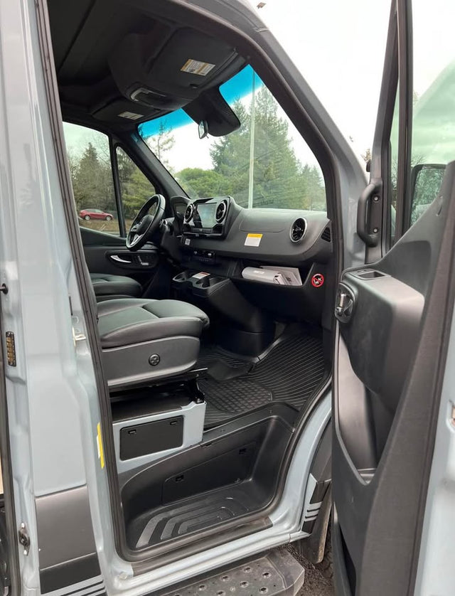 2021 Mercedes-Benz Sprinter 2500 Cargo · High Roof w/144" WB Van 3D — photo 2