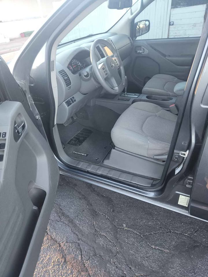 2019 Nissan Frontier Crew Cab · SV Pickup 4D 5 ft in Tucson, AZ (photo 5) — photo 5