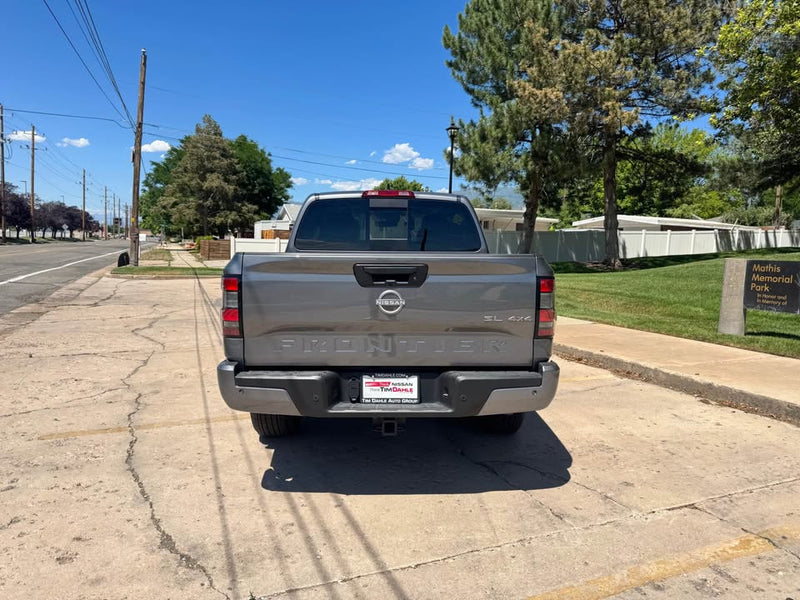2024 Nissan Frontier Crew Cab · SL Pickup 4D 5 ft — photo 6