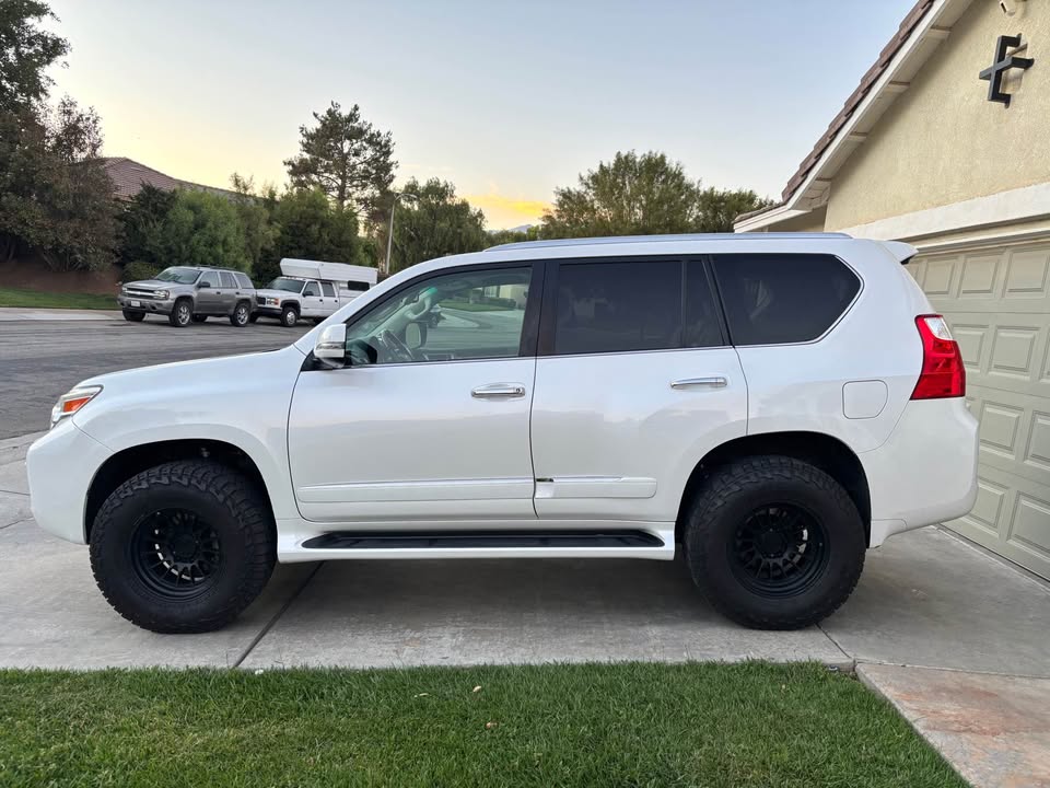 2012 Lexus GX · GX 460 Premium Sport Utility 4D — photo 4
