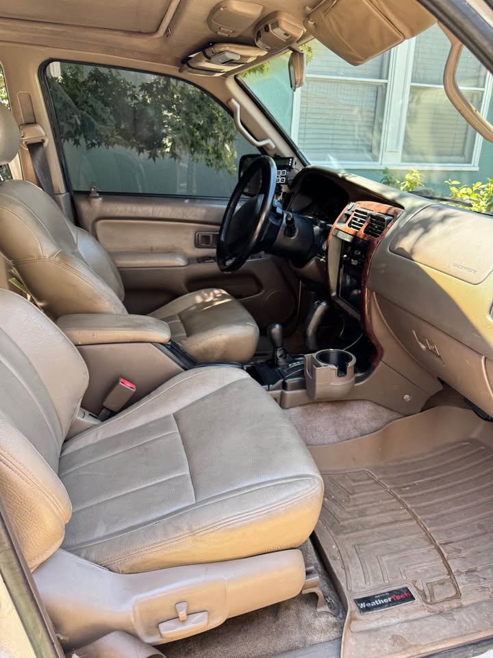 1997 Toyota 4Runner · Limited Sport Utility 4D in Fresno, CA (photo 8) — photo 8