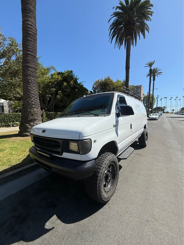 2001 Ford E250 Cargo · Quigley 4x4 — photo 2