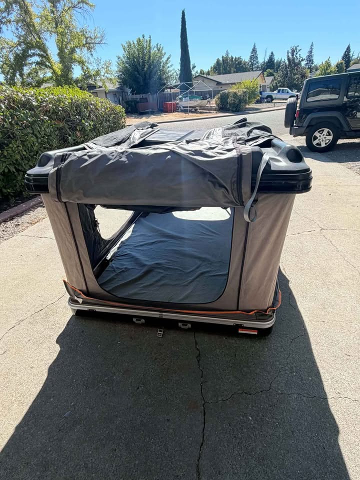 Roofnest Sparrow XL Rooftop Tent RTT in Red Bluff, CA (photo 4) — photo 4