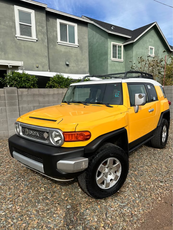 2007 Toyota FJ Cruiser · Sport Utility 2D in Phoenix, AZ (photo 4) — photo 4