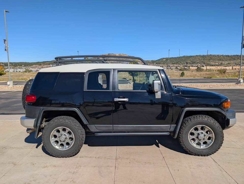 2013 Toyota FJ Cruiser · Sport Utility 2D in Castle Rock, CO (photo 4) — photo 4