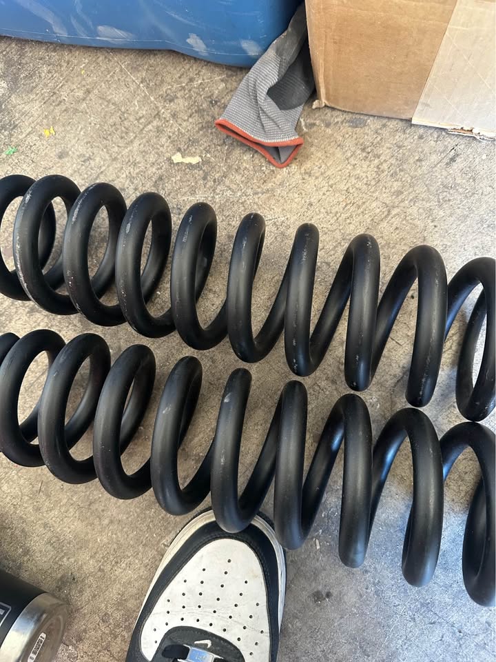 Bilstein 24-324359 B8 5100 Shocks and Old Man Emu ARB Coil Springs in North Las Vegas, NV (photo 4) — photo 4