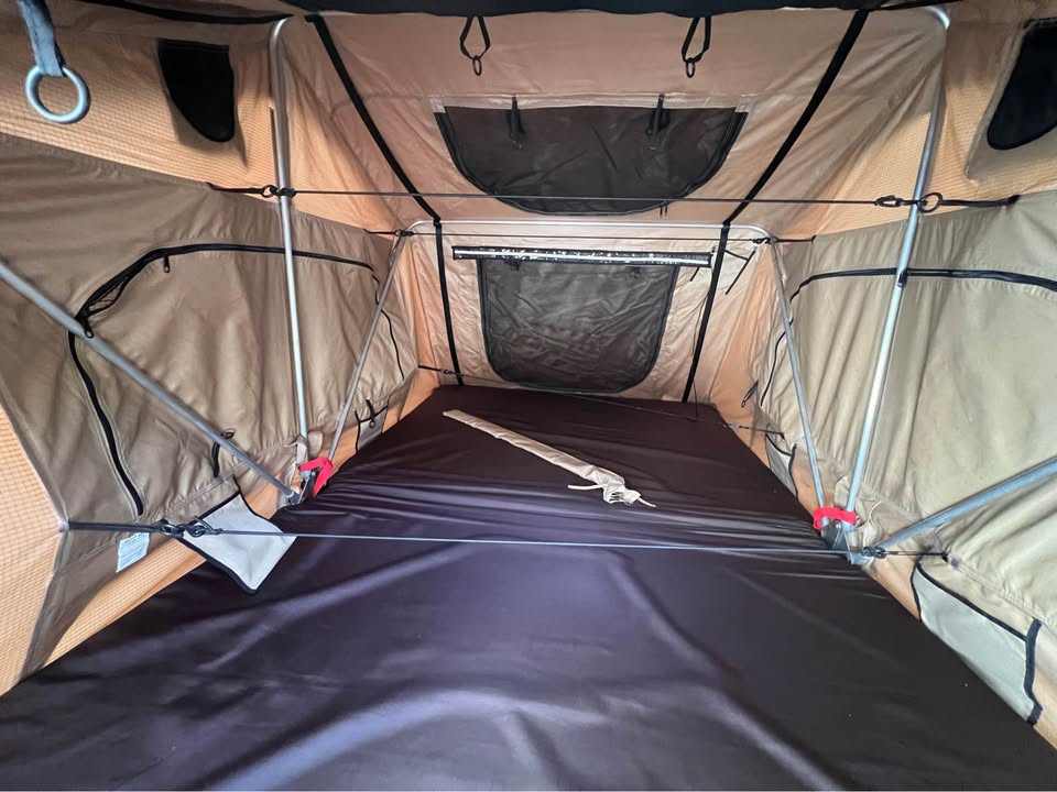 Smittybilt GEN1 rooftop tent in Erie, CO (photo 4) — photo 4