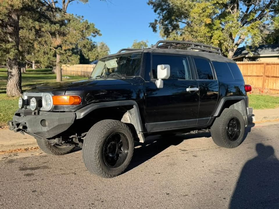 2010 Toyota FJ Cruiser · Sport Utility 2D in Lakewood, CO (photo 4) — photo 4