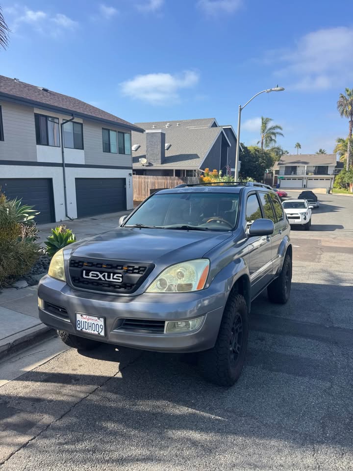 2005 Lexus GX · GX 460 Luxury Sport Utility 4D in Encinitas, CA (photo 4) — photo 4
