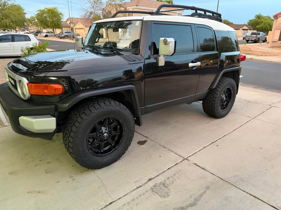 2008 Toyota FJ Cruiser · Sport Utility 2D in El Mirage, AZ (photo 4) — photo 4