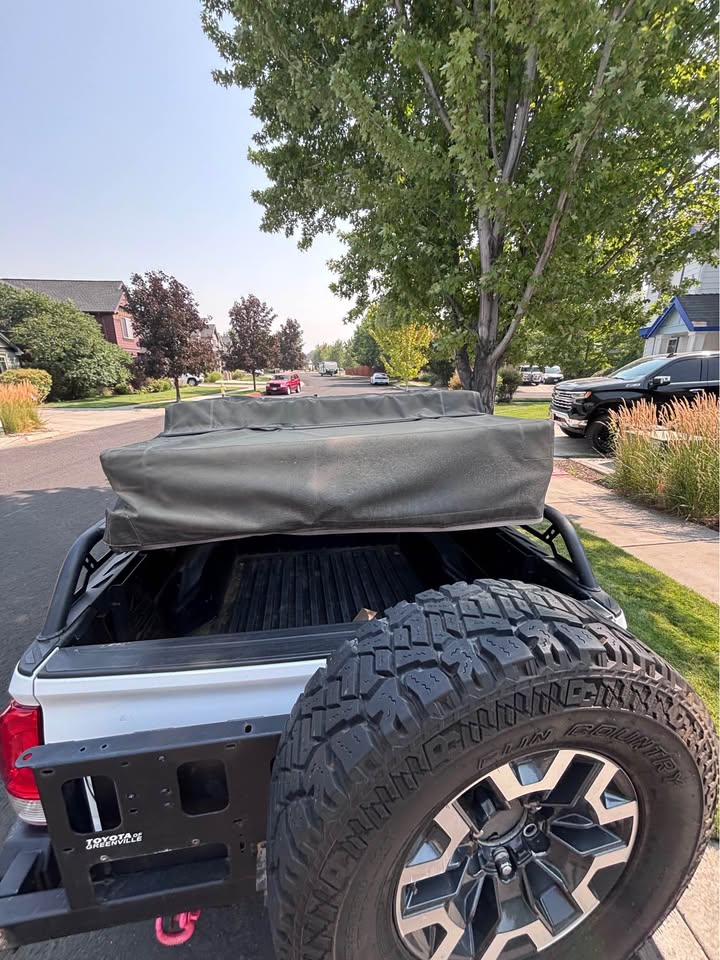 Smittybilt Overlander Gen 1 Standard Roof Top Tent in Salem, OR (photo 4) — photo 4