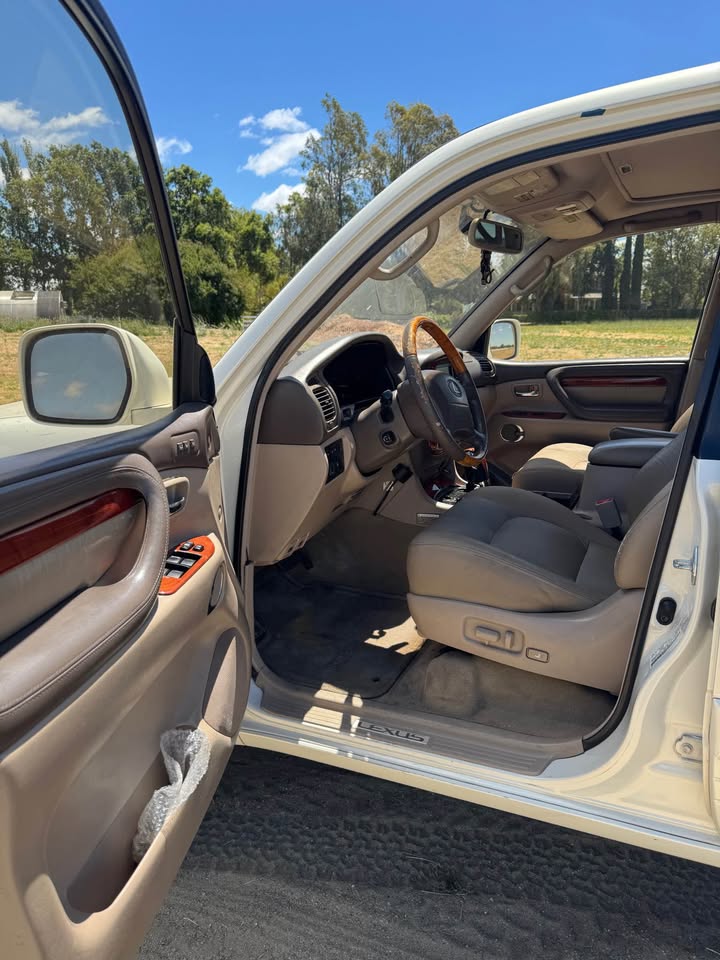 2001 Lexus LX · LX 470 Sport Utility 4D in West Sacramento, CA (photo 4) — photo 4