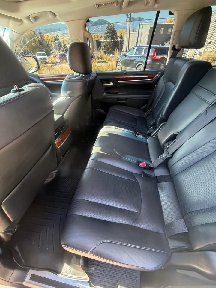 2019 Lexus LX · LX 570 Sport Utility 4D in Jackson, WY (photo 4) — photo 4