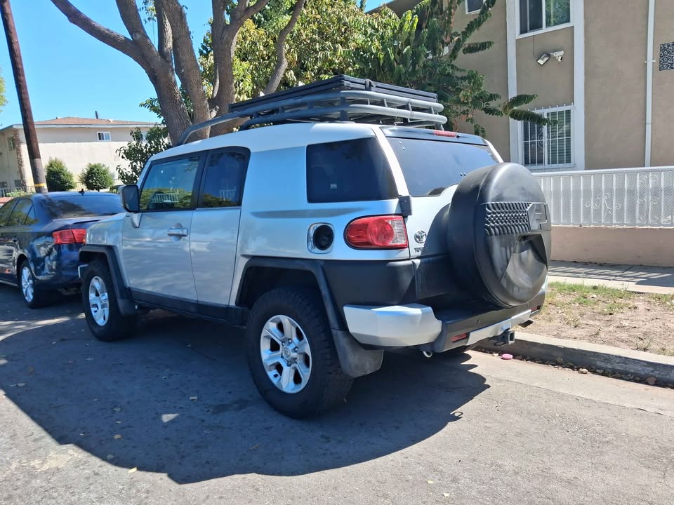 2007 Toyota FJ Cruiser · Sport Utility 2D in Downey, CA (photo 4) — photo 4
