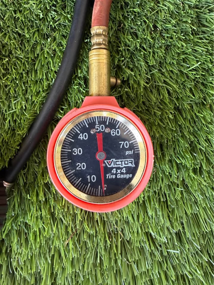 Smittybilt High-Performance 12V Portable Air Compressor for Car or Truck in Westminster, CA (photo 4) — photo 4