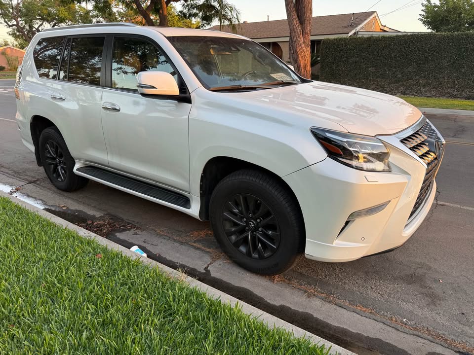 2020 Lexus GX · GX 460 Luxury Sport Utility 4D in Los Angeles, CA (photo 4) — photo 4
