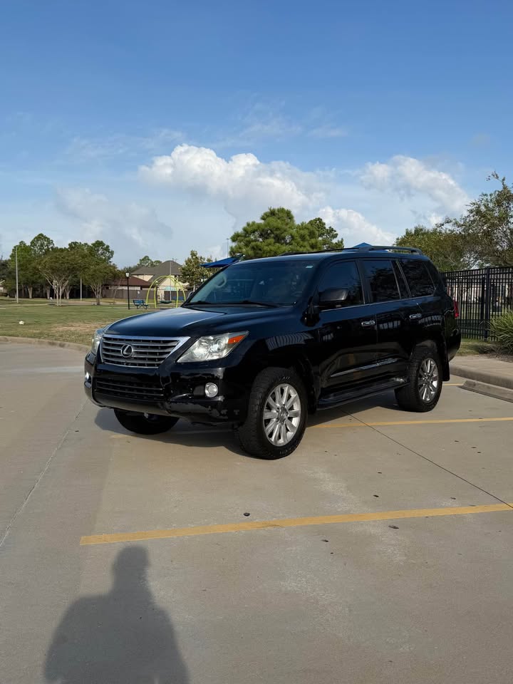 2011 Lexus LX · LX 570 Sport Utility 4D in Katy, TX (photo 4) — photo 4