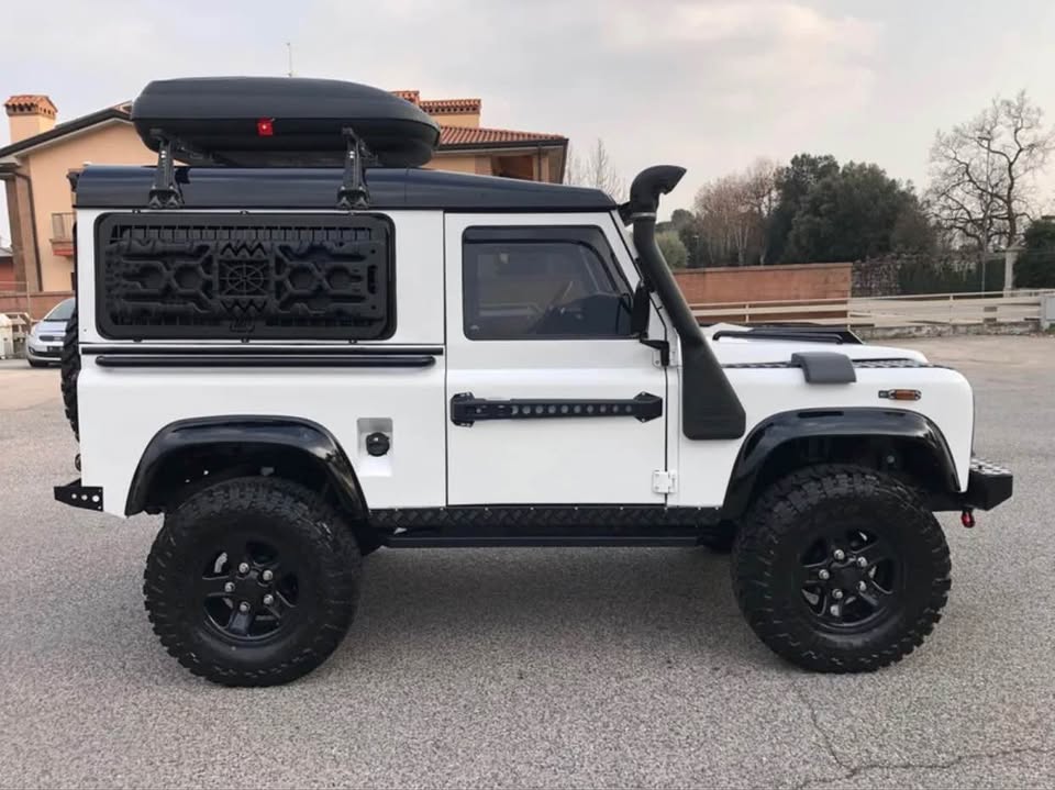 1998 Land Rover Defender 90 · Sport Utility 2D in Bonney Lake, WA (photo 4) — photo 4
