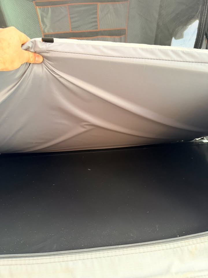 Roofnest Condor Overland 2 hardshell rooftop tent in Bend, OR (photo 4) — photo 4