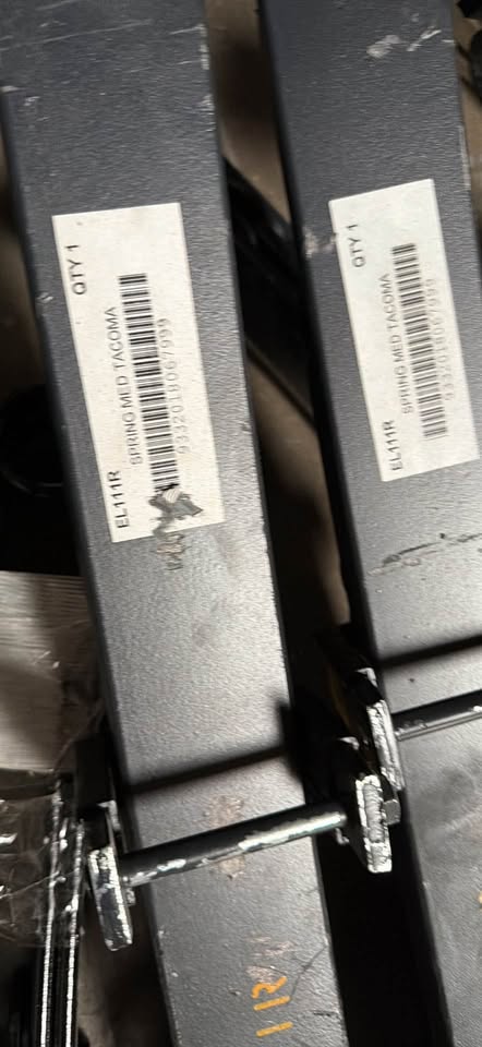 Set Old Man Emu Rear Leaf Spring
EL111R for Toyota Tacoma (05-23) in West Valley City, UT (photo 4) — photo 4