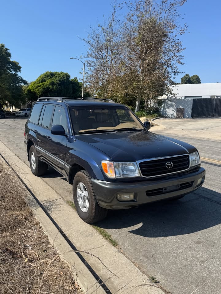 2000 Toyota Land Cruiser J100 in Ventura, CA (photo 4) — photo 4