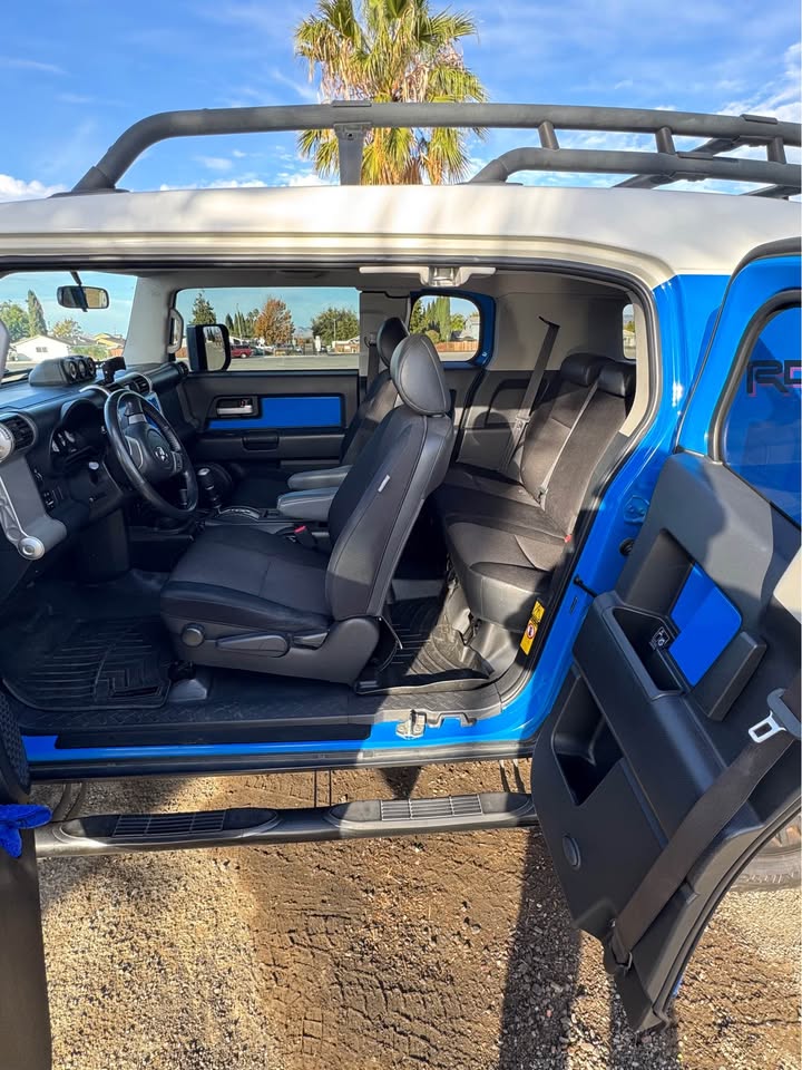 2007 Toyota FJ Cruiser · Sport Utility 2D in Fairfield, CA (photo 4) — photo 4