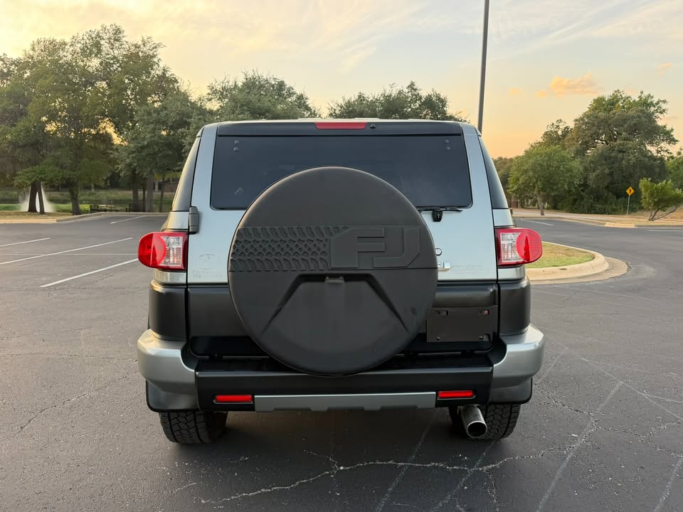 2010 Toyota FJ Cruiser - Backup Camera - Bluetooth - 1-Owner - Clean Title - 176K Miles in Cedar Park, TX (photo 4) — photo 4