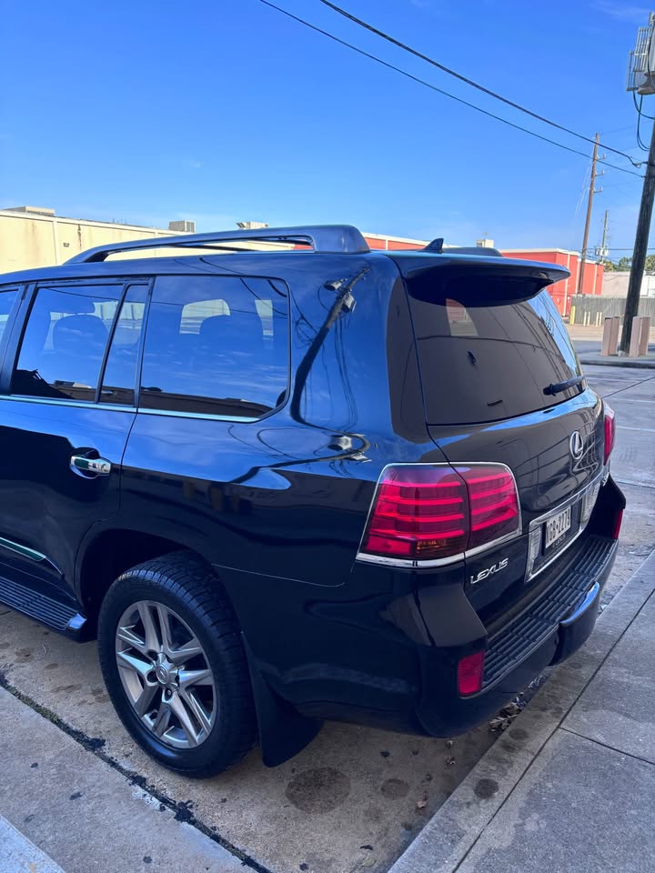 2010 Lexus LX · LX 570 Sport Utility 4D in Houston, TX (photo 4) — photo 4