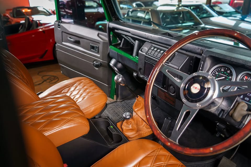 1989 Land Rover Defender 110 in Granite Bay, CA (photo 4) — photo 4