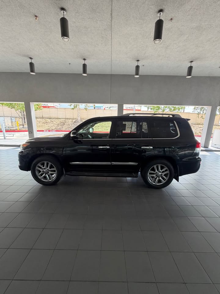 2014 Lexus LX · LX 570 Sport Utility 4D in San Antonio, TX (photo 4) — photo 4