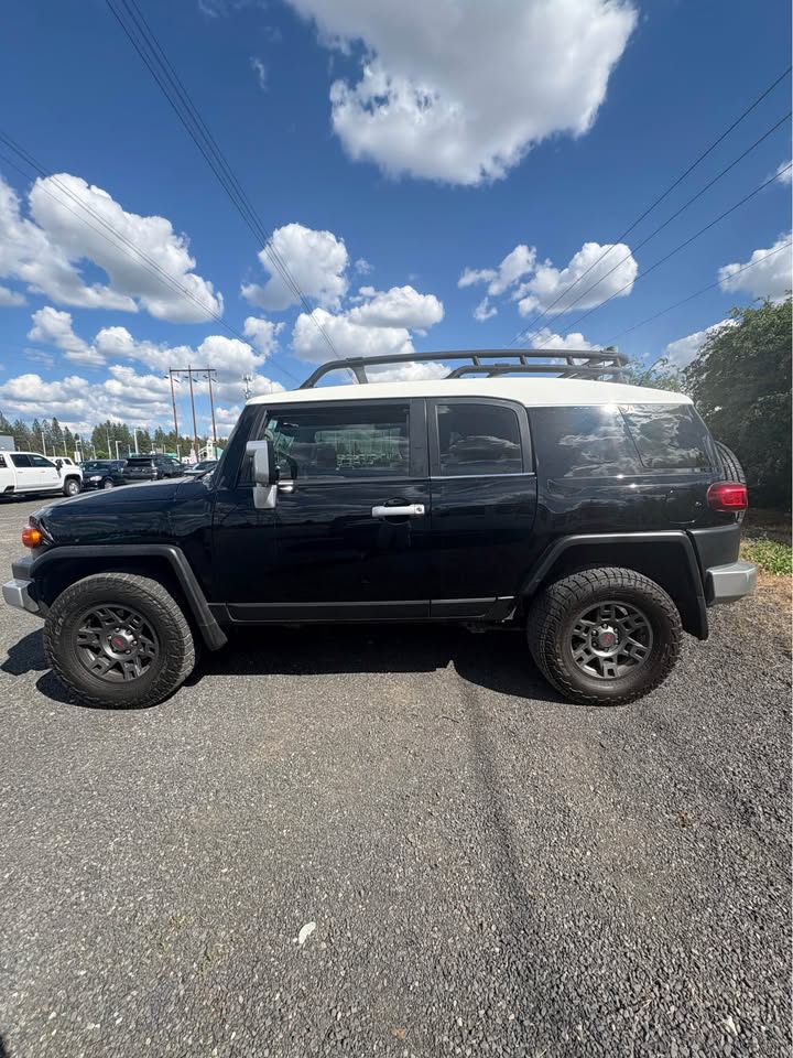 2014 Toyota FJ Cruiser · Sport Utility 2D in Spokane, WA (photo 2) — photo 2