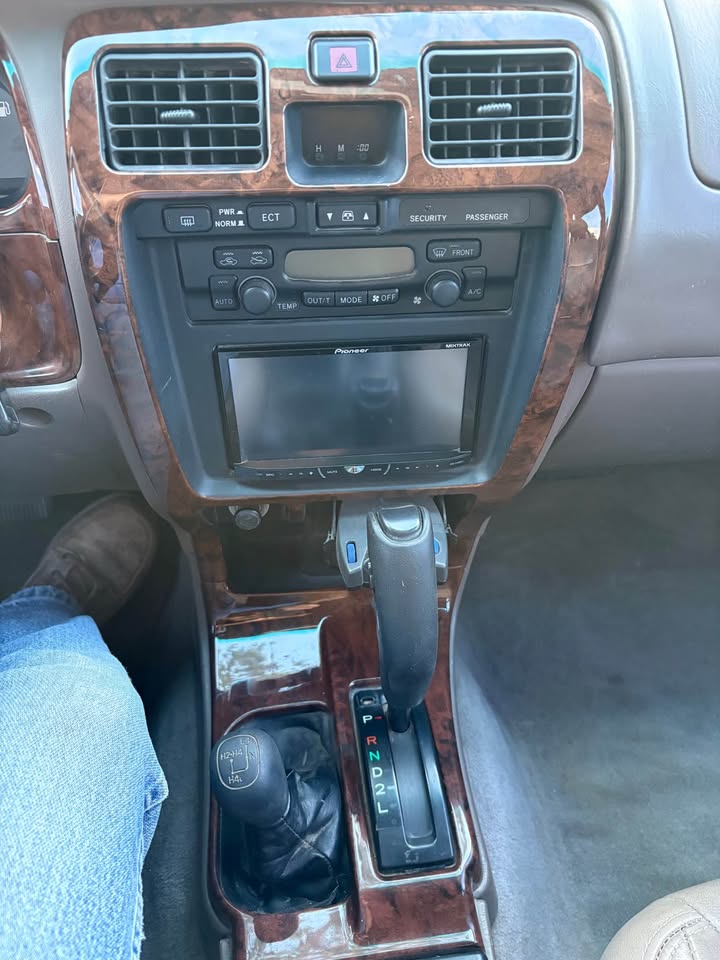 2000 Toyota 4Runner · Limited Sport Utility 4D in Albuquerque, NM (photo 9) — photo 9