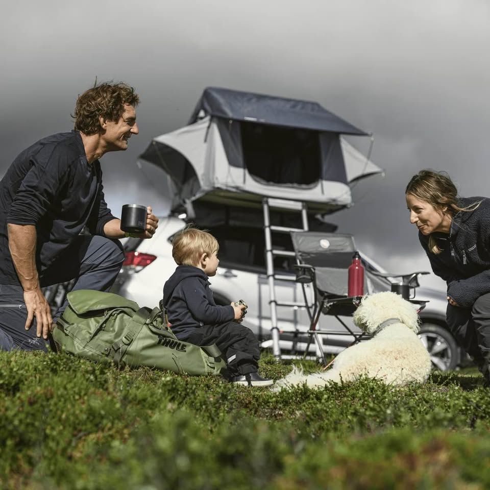 Thule Roof Top Tent: Originally $2,800 in Great Condition in Oakland, CA (photo 4)