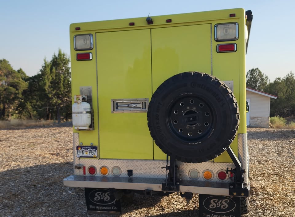 2007 Ford f550 4x4 in Lewis, CO (photo 3) — photo 3