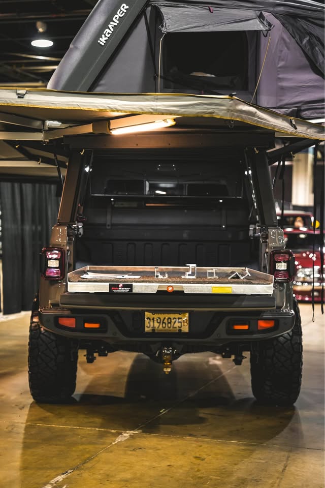 2021 Jeep Gladiator · Mojave Pickup 4D 5 ft in Chicago, IL (photo 12)
