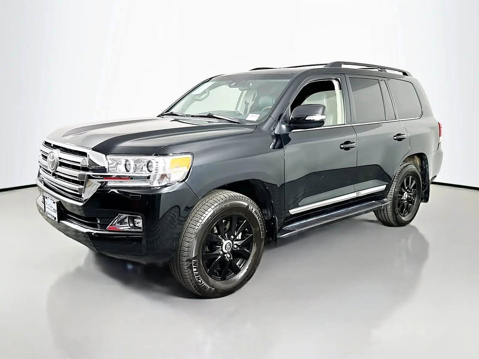 2017 Toyota Landcruiser in West Linn, OR (photo 1)