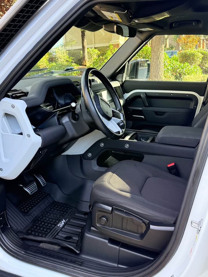 Land Rover Defender 2023 P300 in El Dorado Hills, CA (photo 5) — photo 5