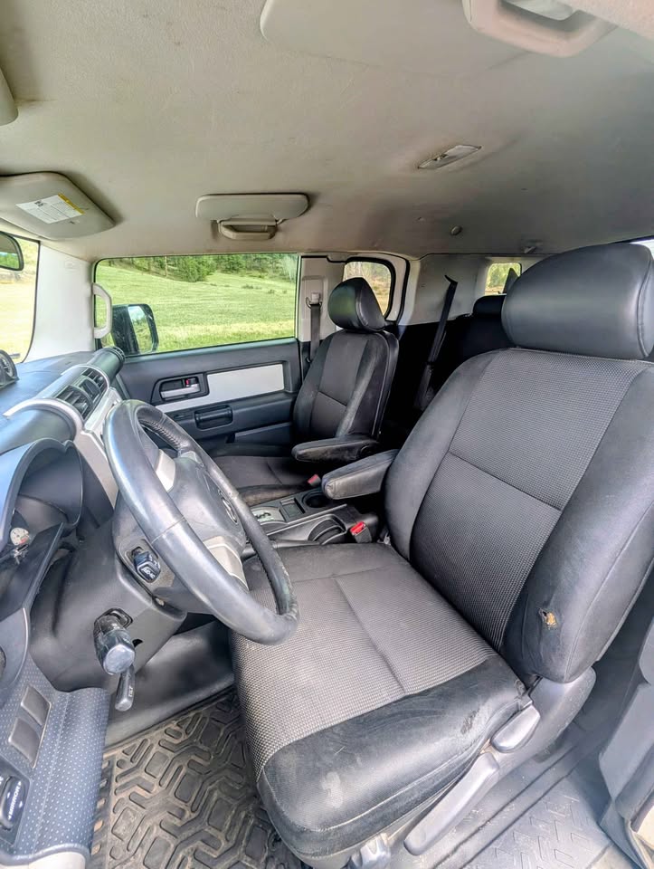 2008 Toyota FJ Cruiser · Sport Utility 2D in Colorado Springs, CO (photo 5) — photo 5
