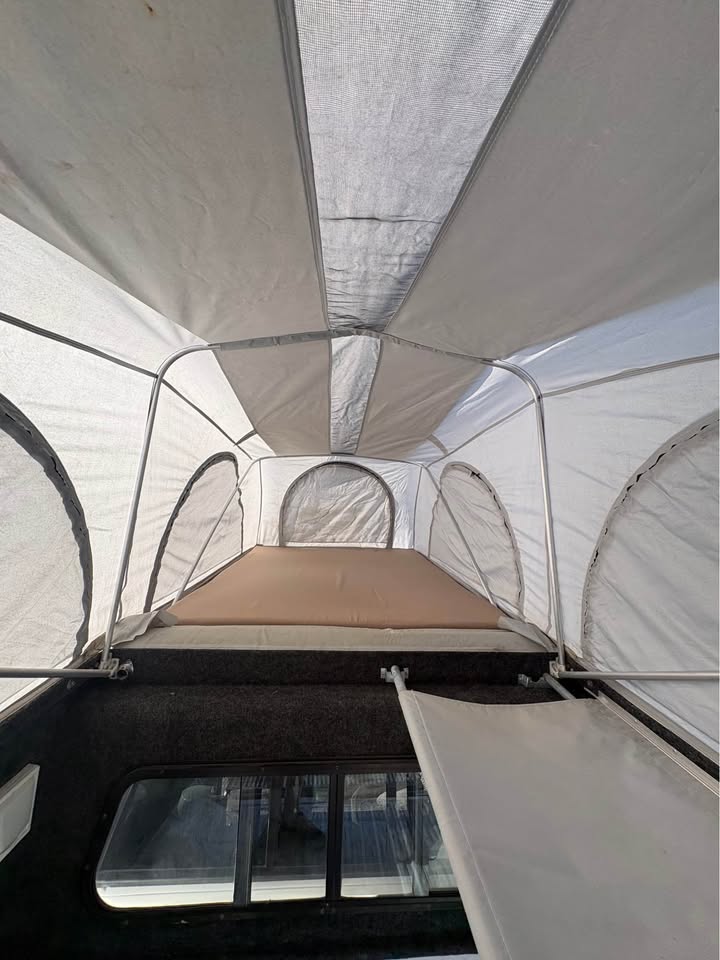 Flip-pac FRP Camper Shell Toyota Tacoma in Carlsbad, CA (photo 5) — photo 5