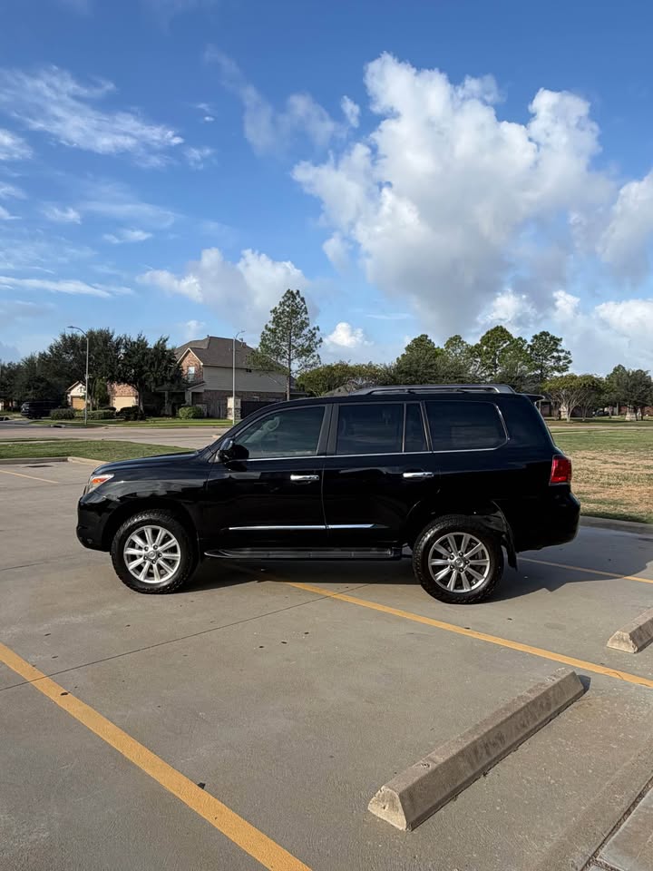 2011 Lexus LX · LX 570 Sport Utility 4D in Katy, TX (photo 5) — photo 5