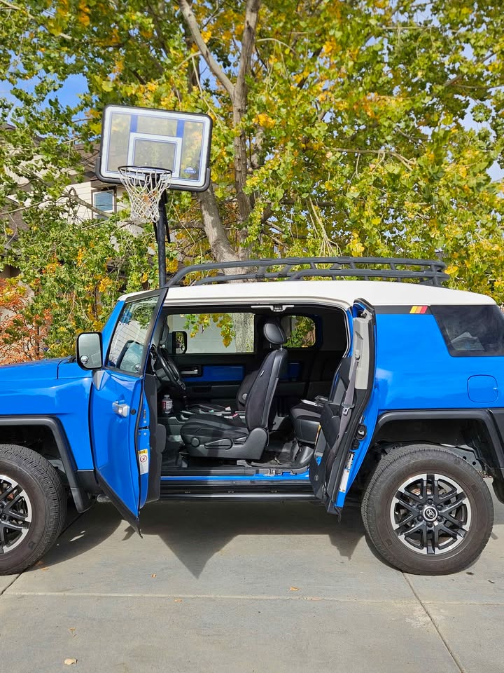 Toyota FJ Cruiser in Eagle, ID (photo 5) — photo 5