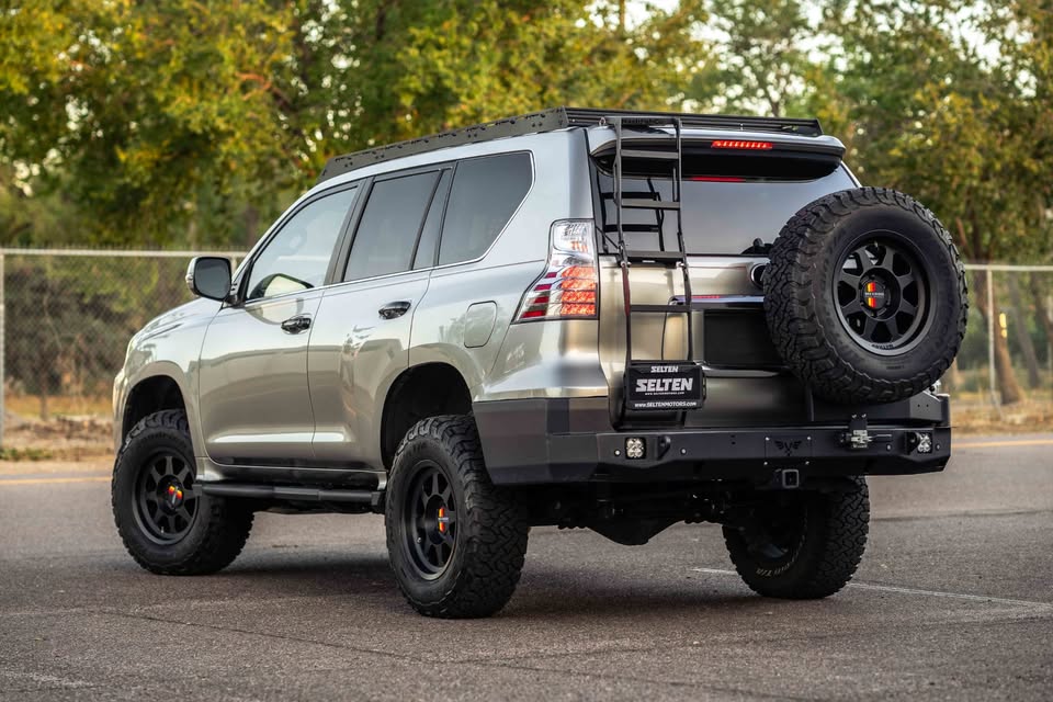 2016 Lexus GX 460 Luxury in Boulder, CO (photo 5) — photo 5
